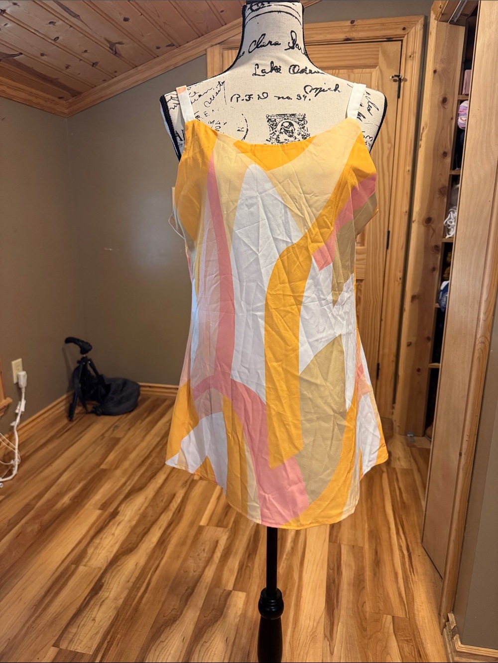 Sleeveless Abstract Print Tank Top in Yellow and Pink